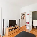 Stunning 1 Bed Apt Sleeps 3 nr Alfama
